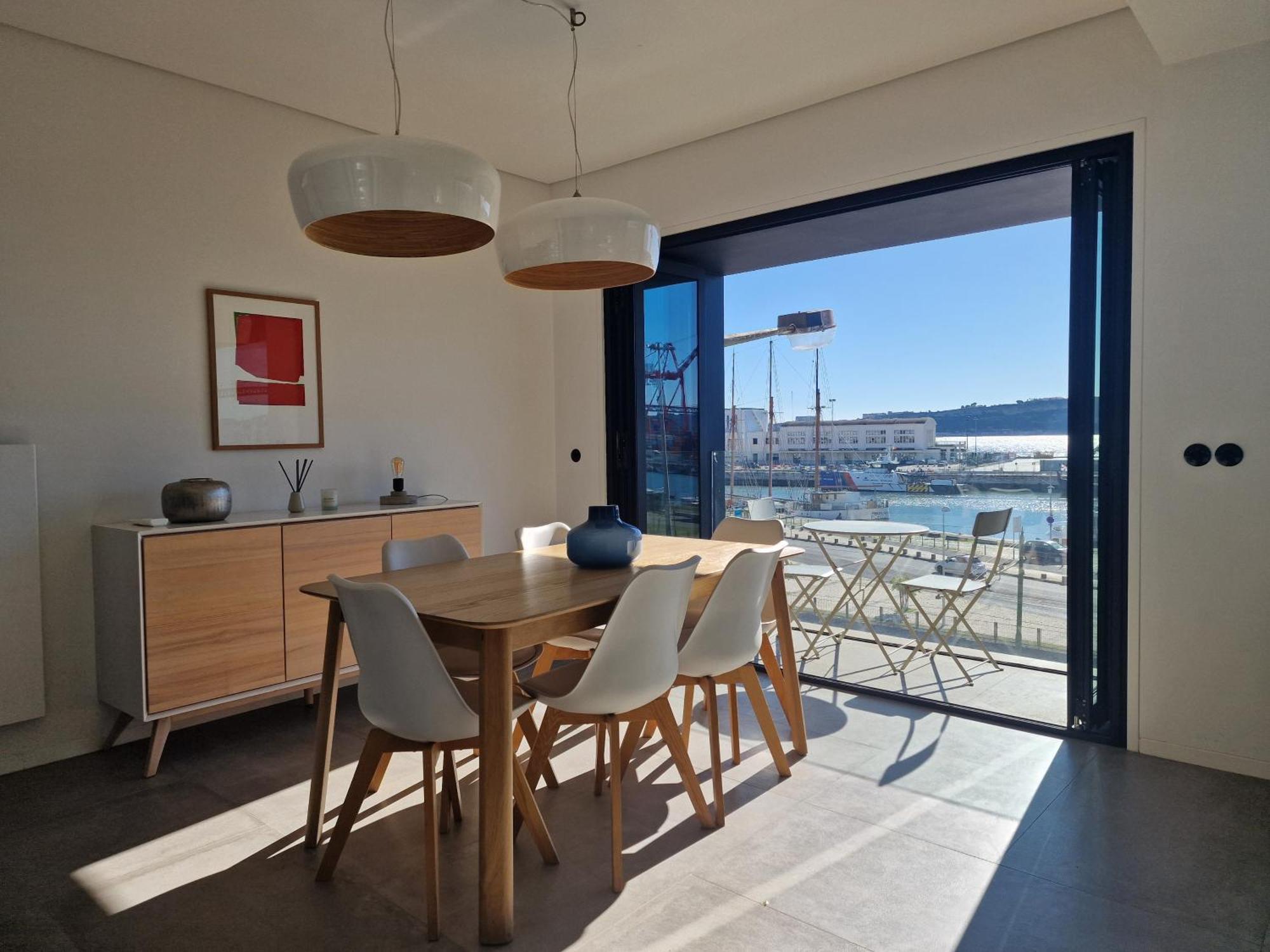 Apartment Mbird Riverside 2bd Flat With Garage