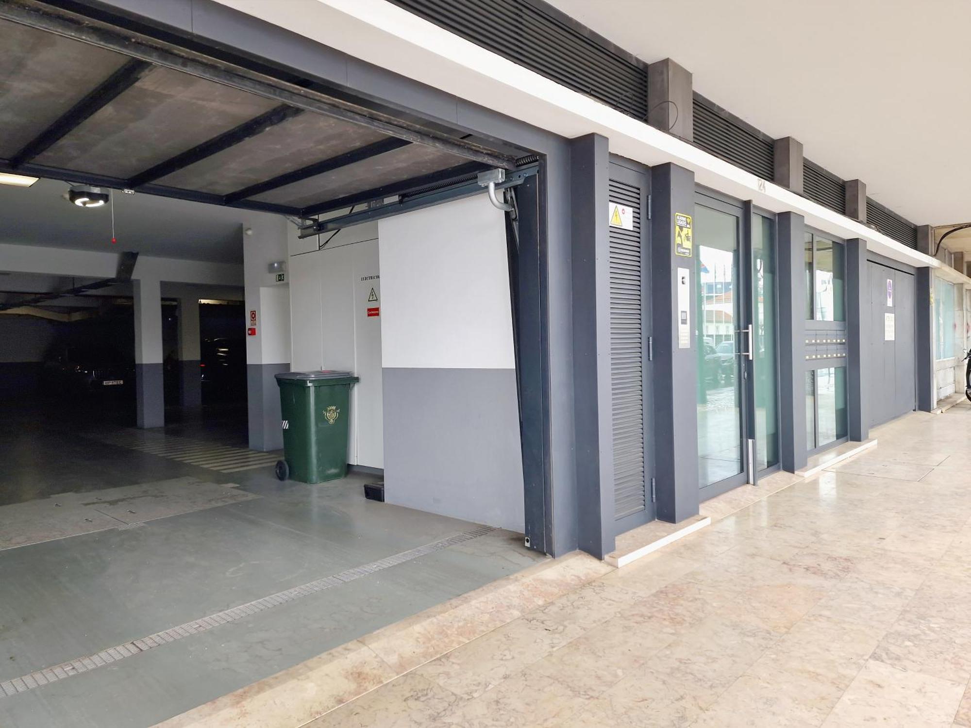 Mbird Riverside 2bd Flat With Garage * Lisbon