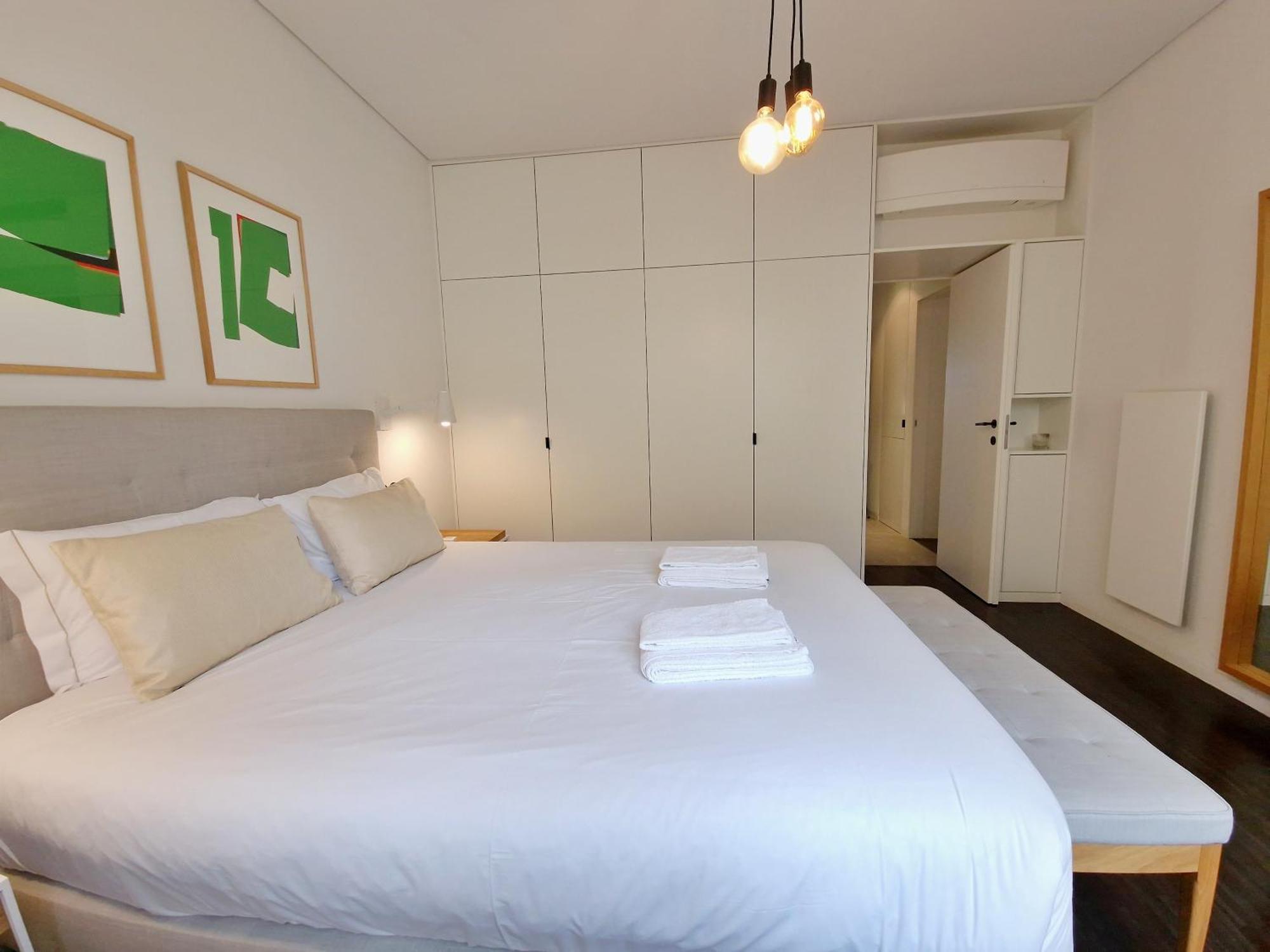 Apartment Mbird Riverside 2bd Flat With Garage Lisbon