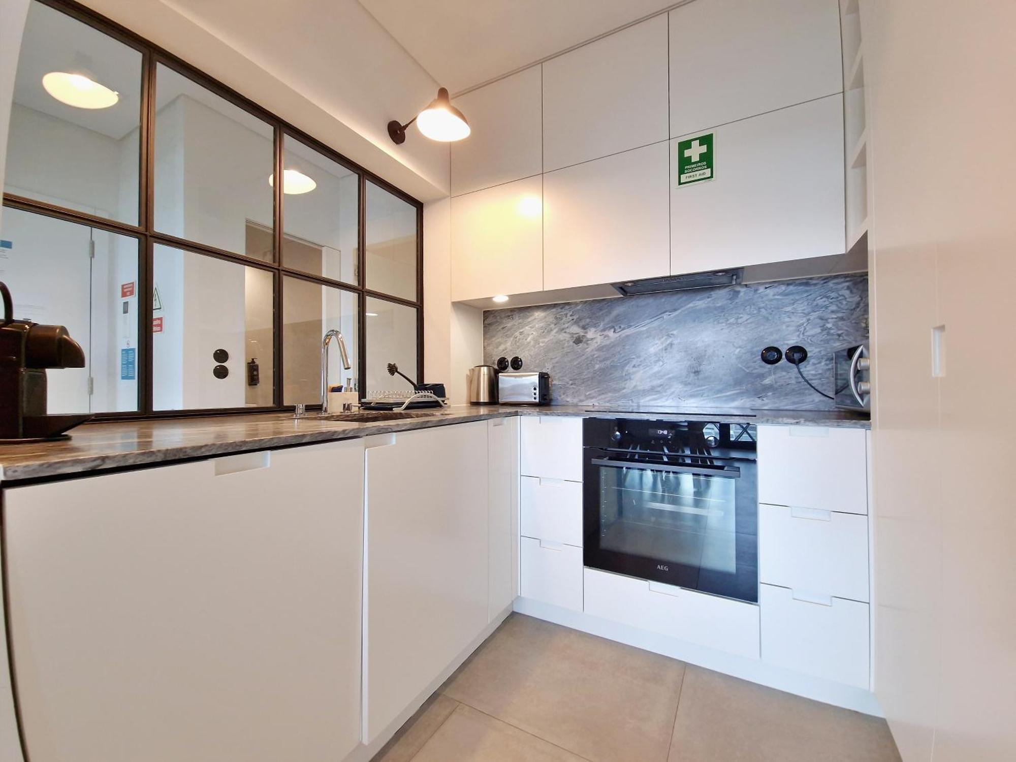 Mbird Riverside 2bd Flat With Garage *